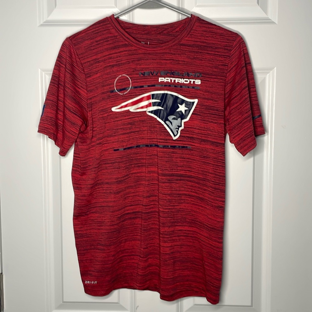 Nike Red Short Sleeve Kids Tee Patriots Sport Large Shirt Boys